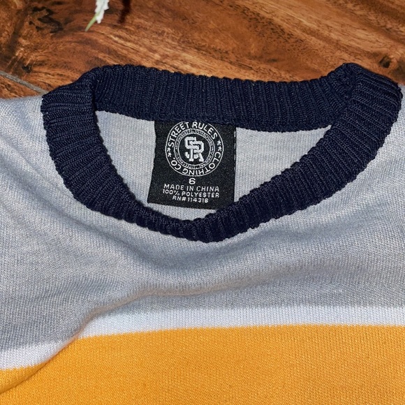 Sweatshirt size 6 - Picture 2 of 2